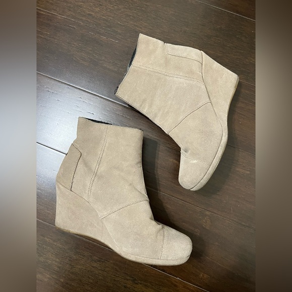Toms Tan Ankle Boots - Picture 1 of 10